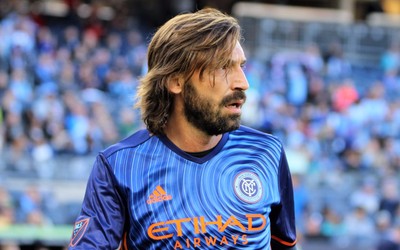 明博电竞热评-B席和C罗国家队配合